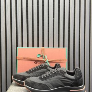 Loro piana suede zwart
