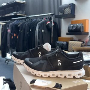 ONCLOUD SCHOENEN ZWART